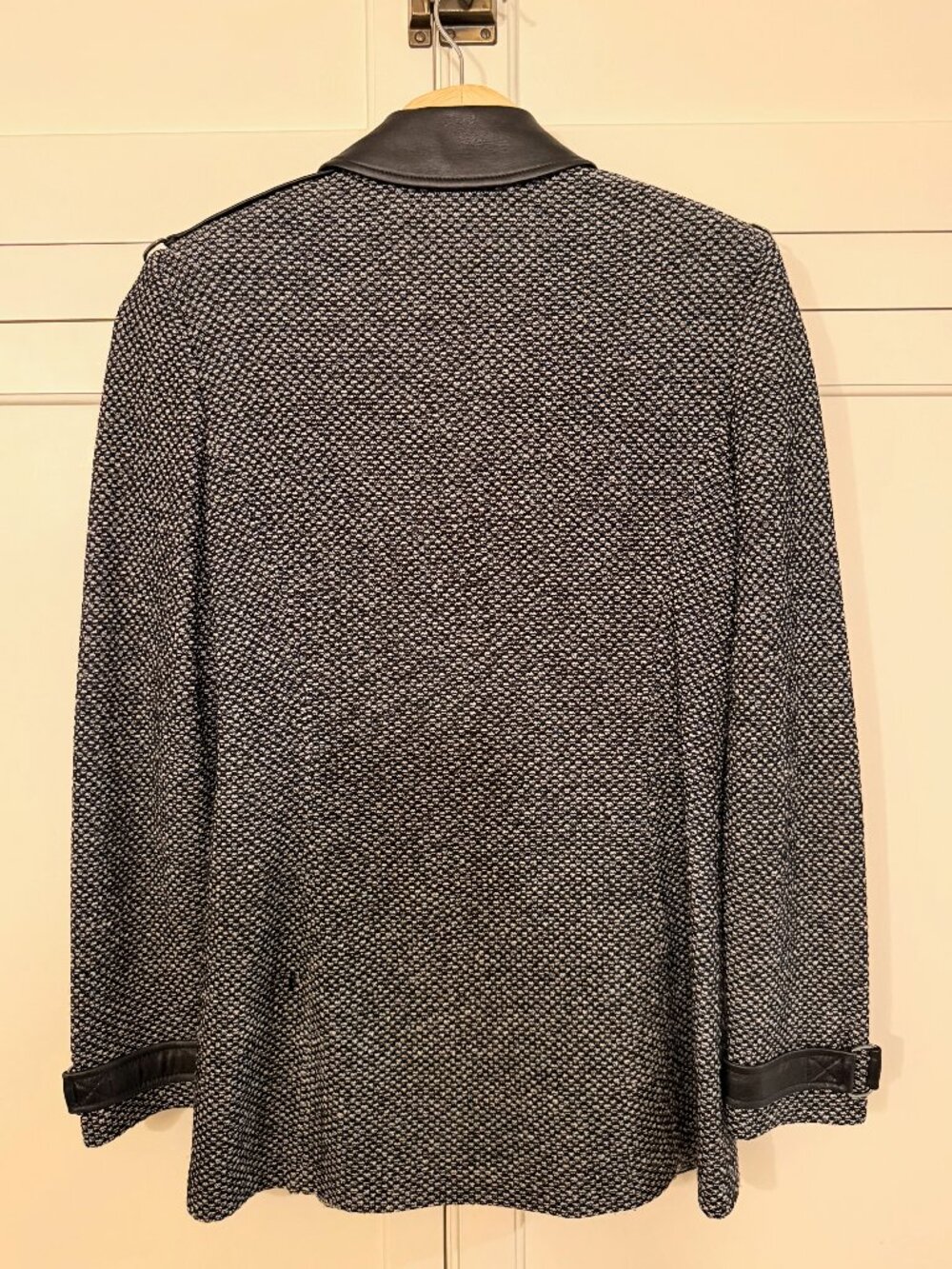 St. John Collection by Marie Gray Textured Knit Blazer – Women's Size 4 - Picture 3 of 5